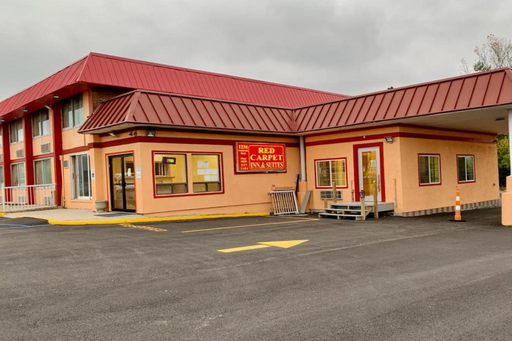 Red Carpet Inn & Suites Lima Exterior photo